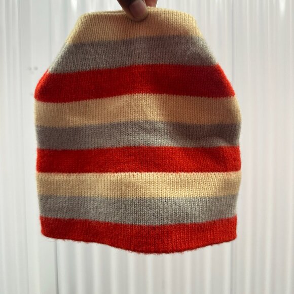 Colins Beanie - Picture 2 of 3